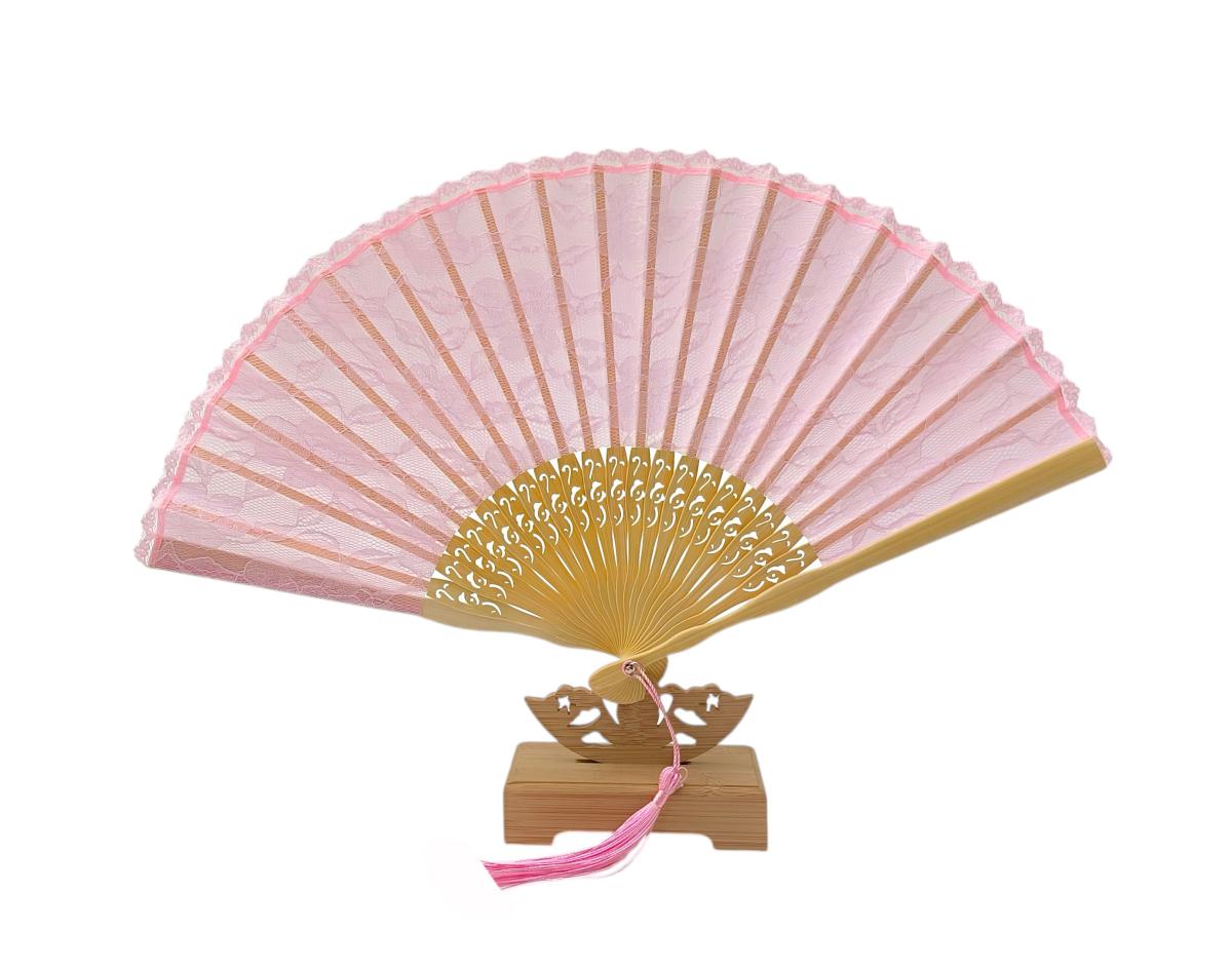 Eleganter Bambusfächer mit rosafarbenem Spitzenstoff und Tassel