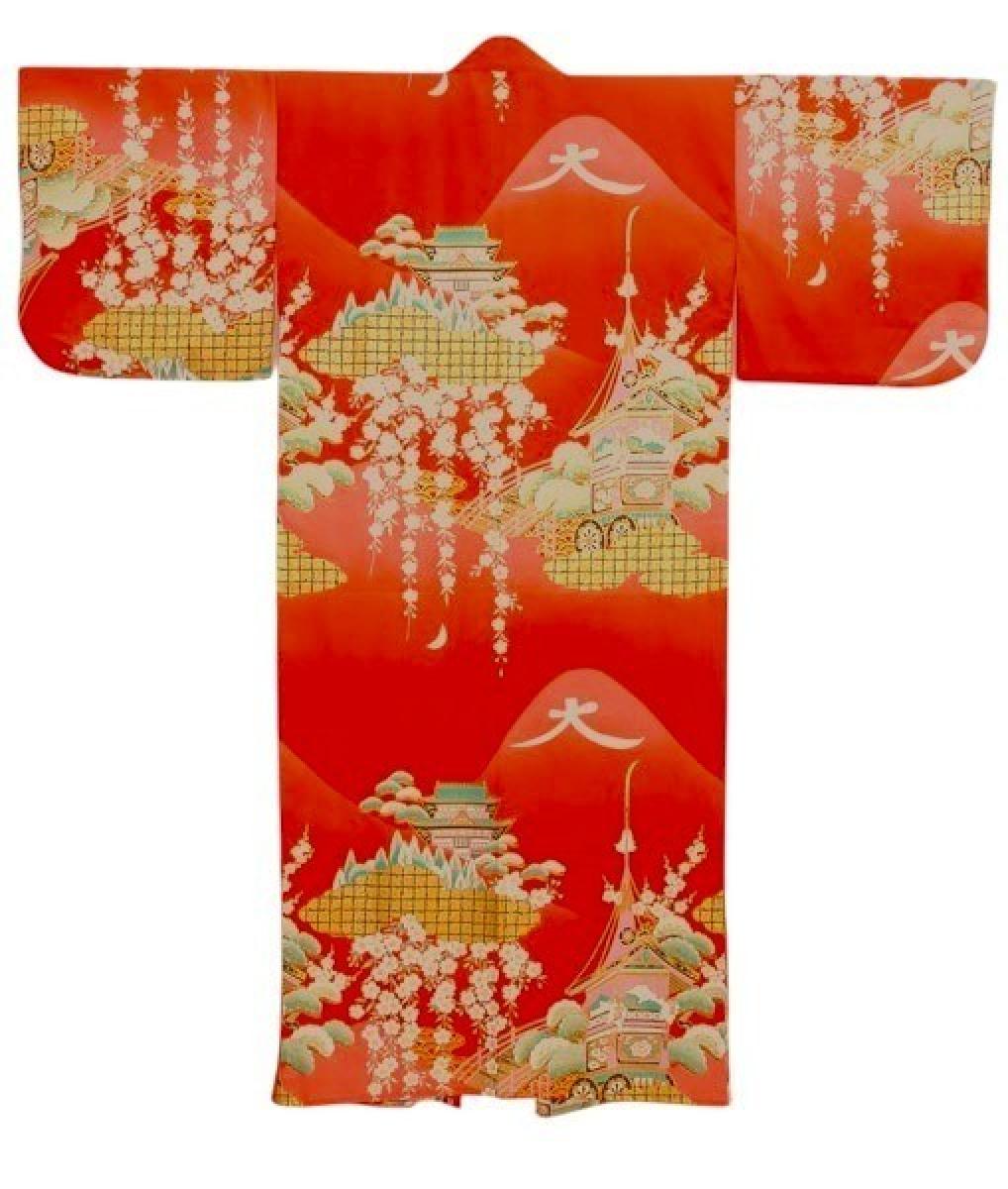 Rückansicht des roten Damenkimonos Daimonji