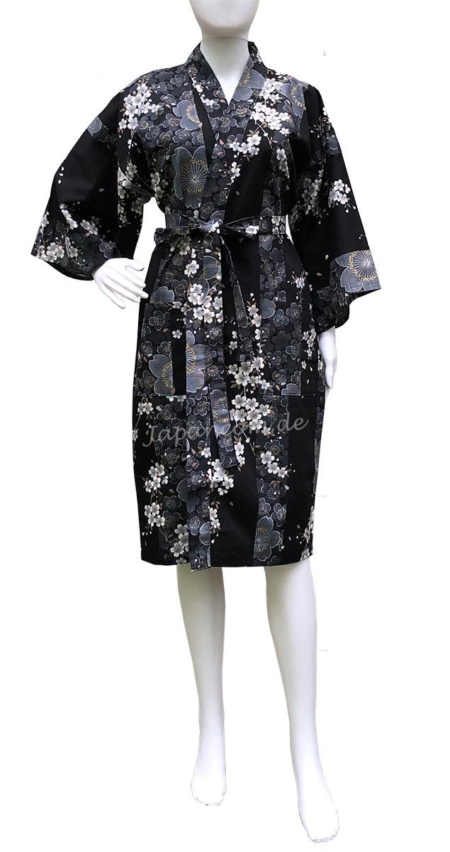 Schwarzer Happi Kimono mit weißen Kirschblüten und Gürtel
