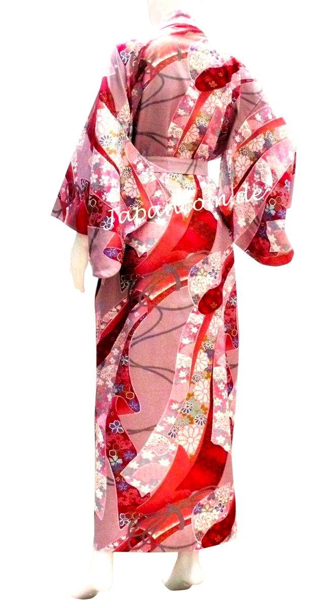 Rückansicht des pinken Damenkimonos
