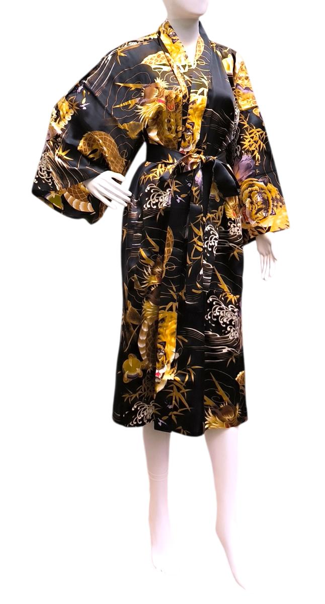 Schwarzer Seidenkimono für Herren mit asiatischem Motiv