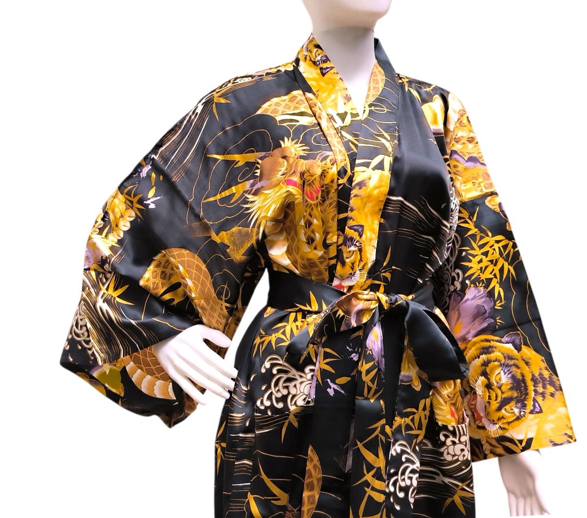 Tiger im Bambuswald auf dem Herren Seidenkimono