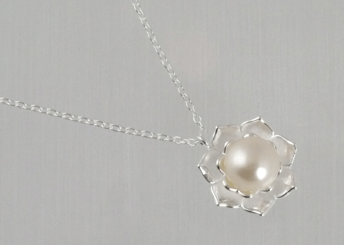Silberkette mit Anhänger Lotusblume mit Perle