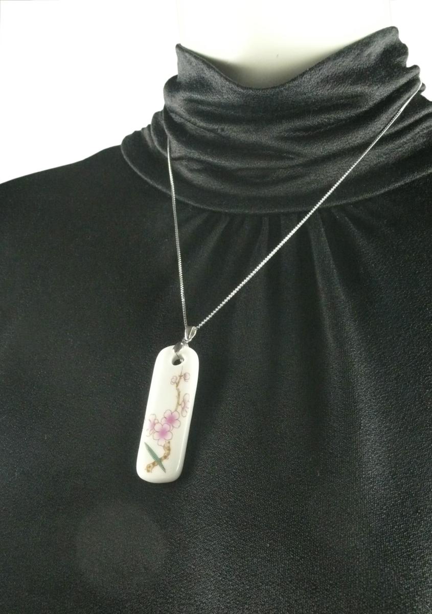 Silberkette mit Porzellan Anhänger Kirschblüten