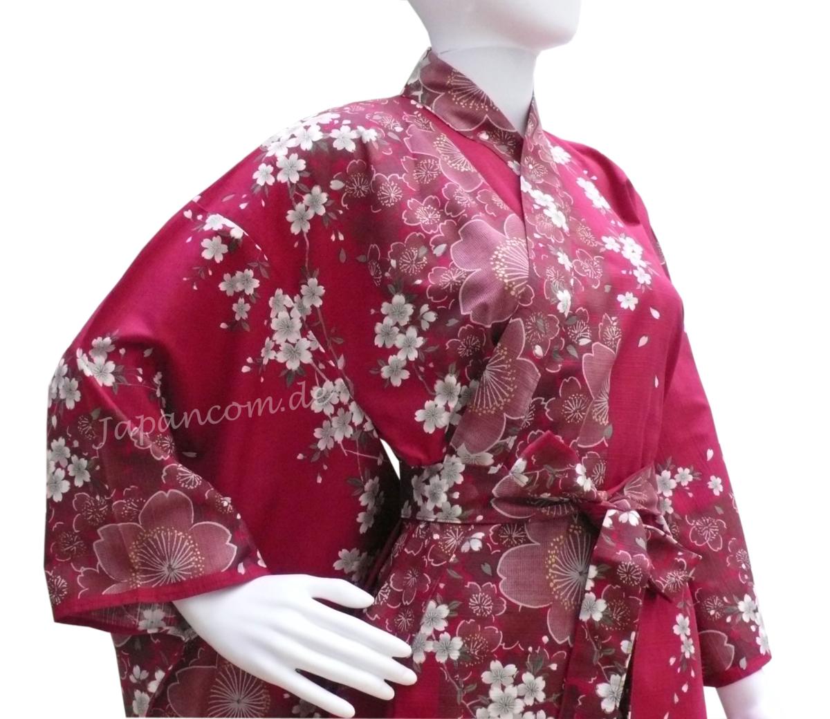 Bordeauxfarbener Damenkimono mit Sakura-Kirschblütenmotiv