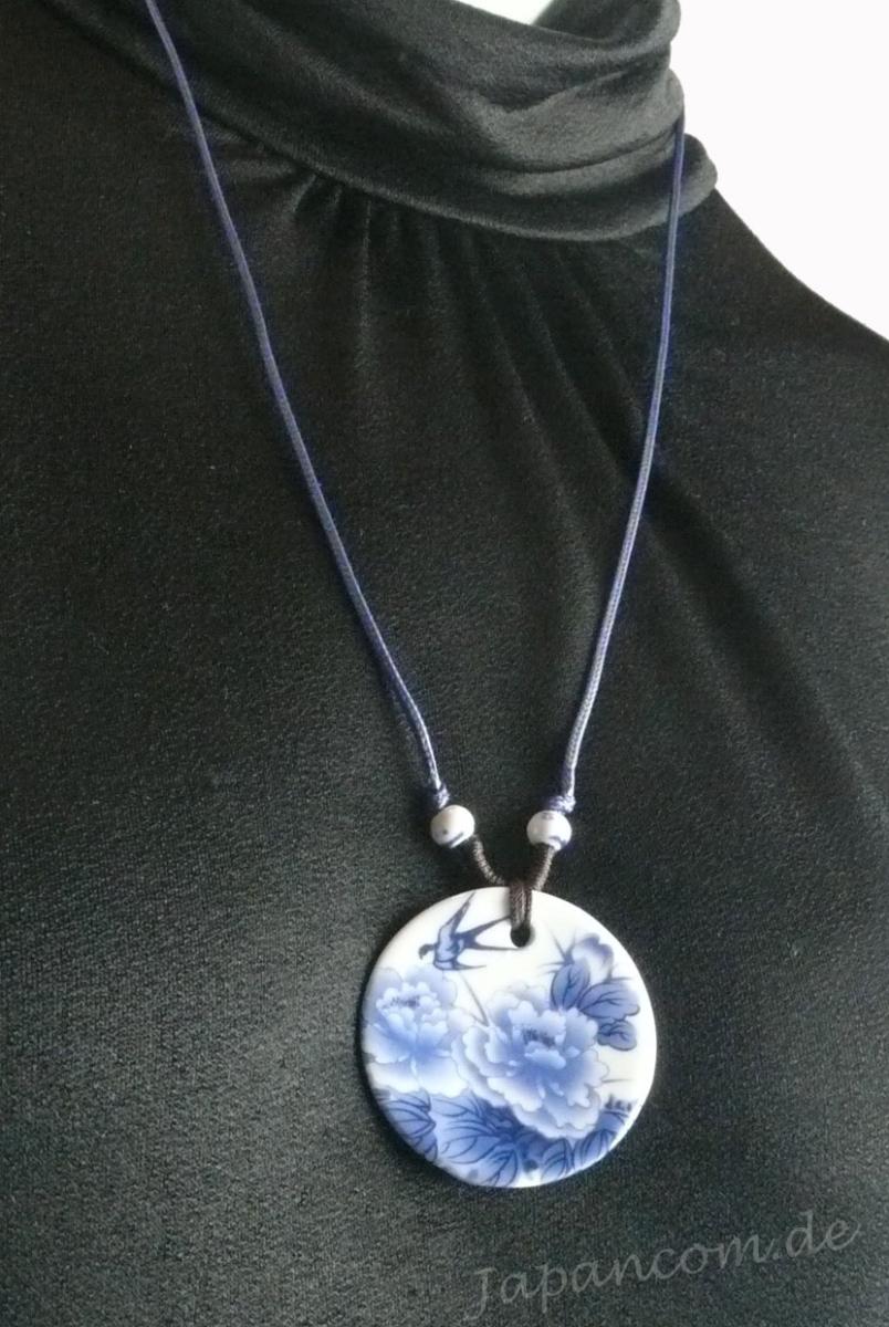 Lange Kette mit Porzellan Anhänger Schwalbe