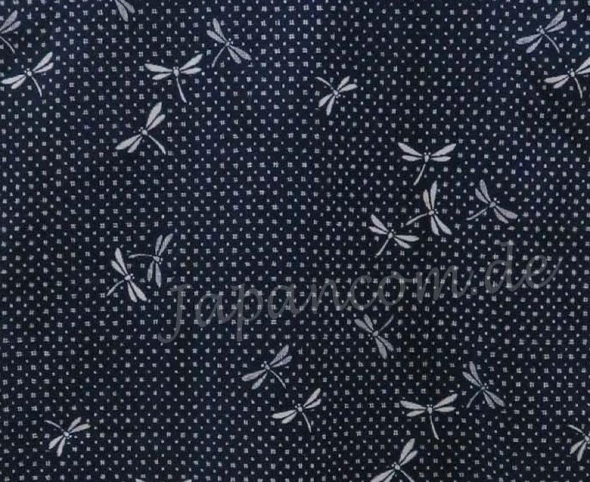 Detail des Libellenmusters auf dem Damen-Yukata