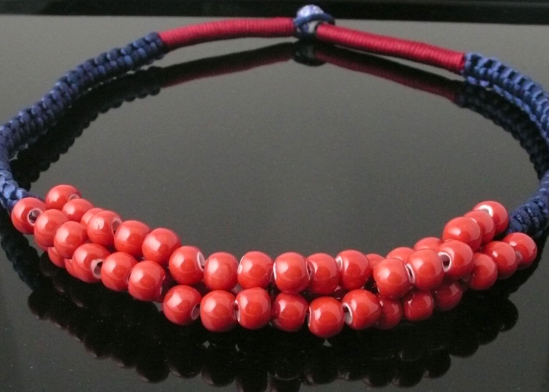 Porzellanschmuck Kette Tausend Perlen rot
