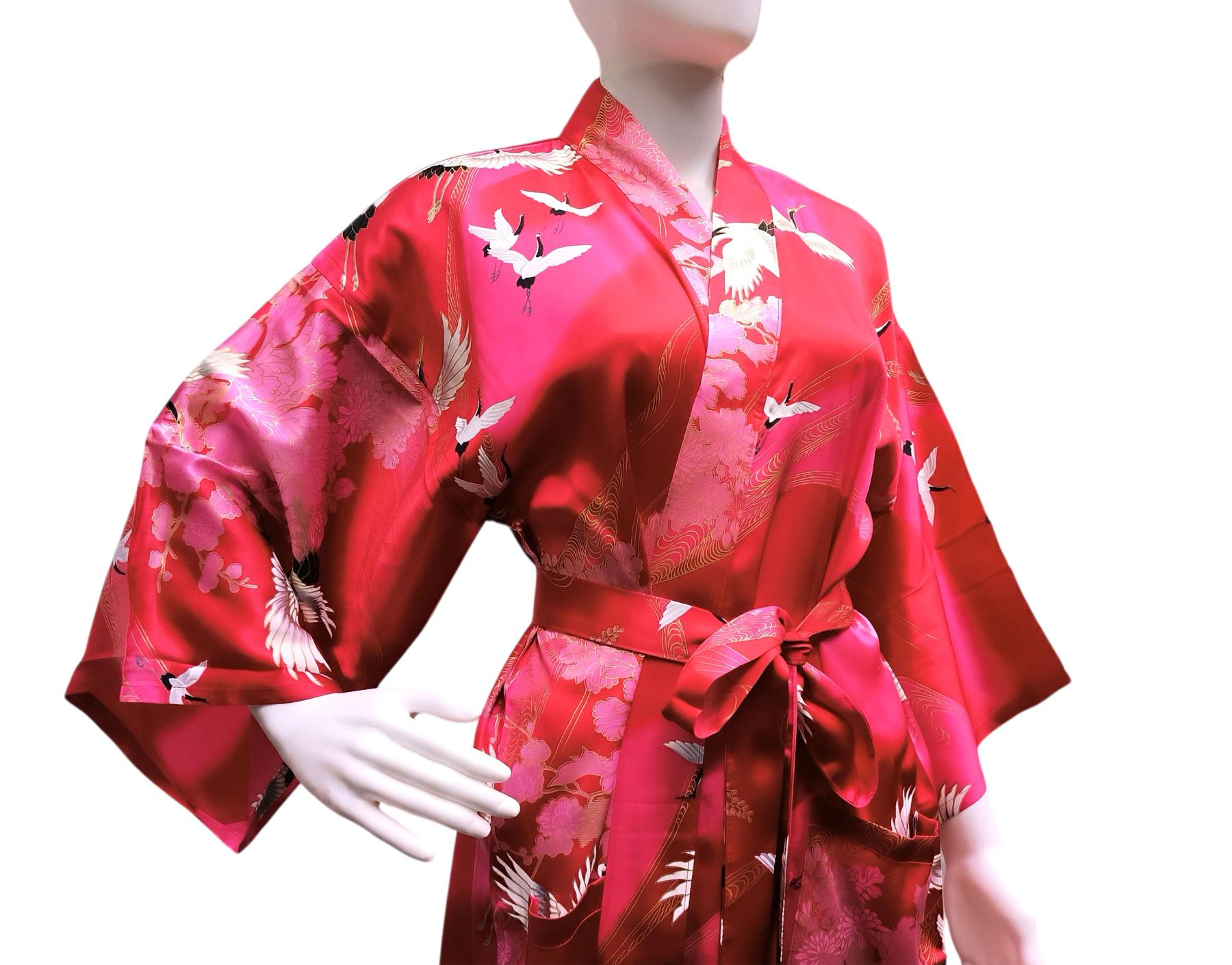 Knielanger Seiden-Kimono mit Kranichmotiv