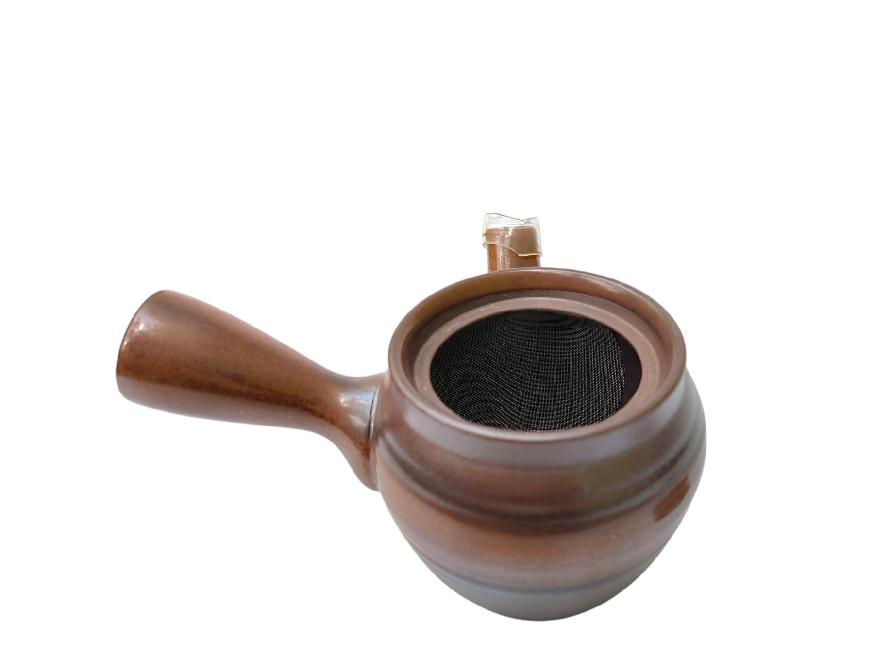 Japanische Seitengriff-Teekanne aus Banko-Ton mit Metallsieb