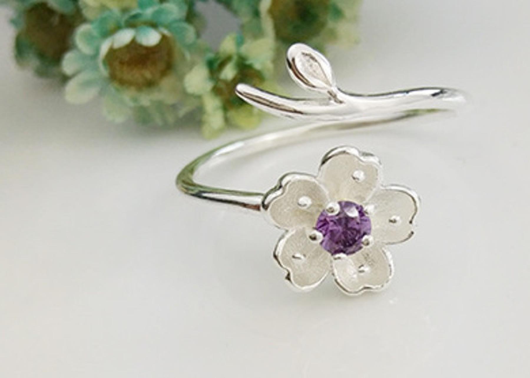 Silber Ring Kirschblüte mit lila Zirkonia