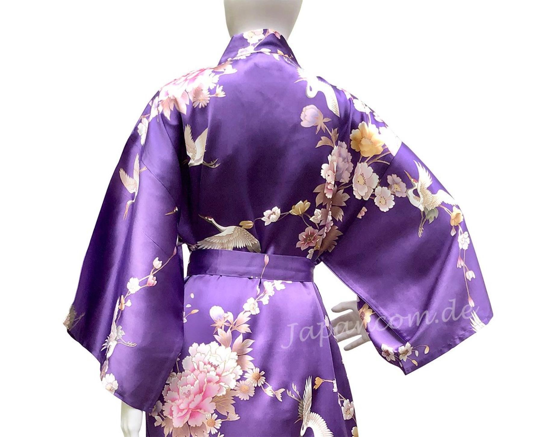 Royal Cranes Seidenkimono mit fliegenden Kranichen