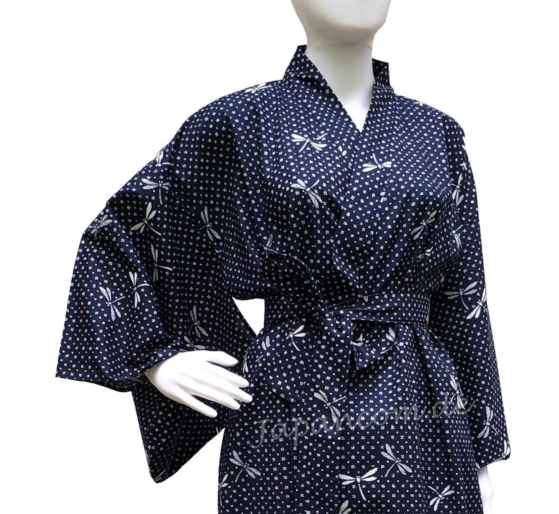 Japanische Libellen Tombo als traditionelles Glücksmotiv auf einem Yukata Kimono