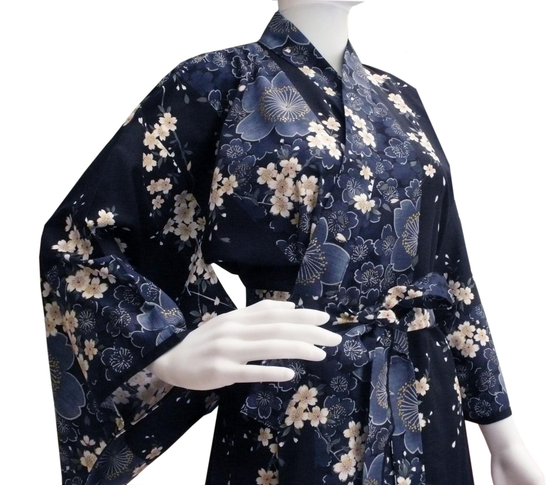 Blauer Damenkimono aus Shantung Baumwolle mit Kirschblüten
