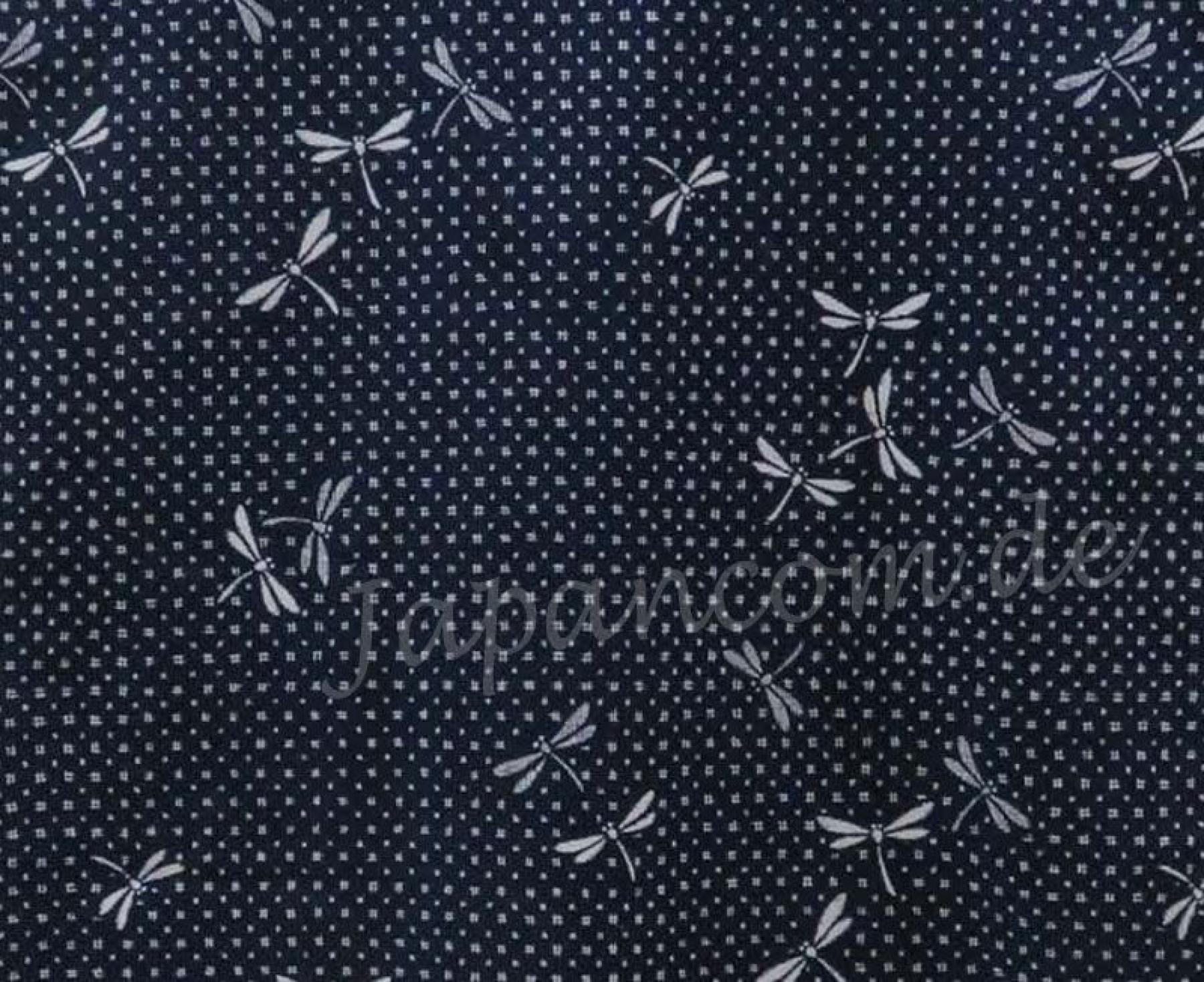 Detail des Libellenmusters auf dem Damen-Yukata