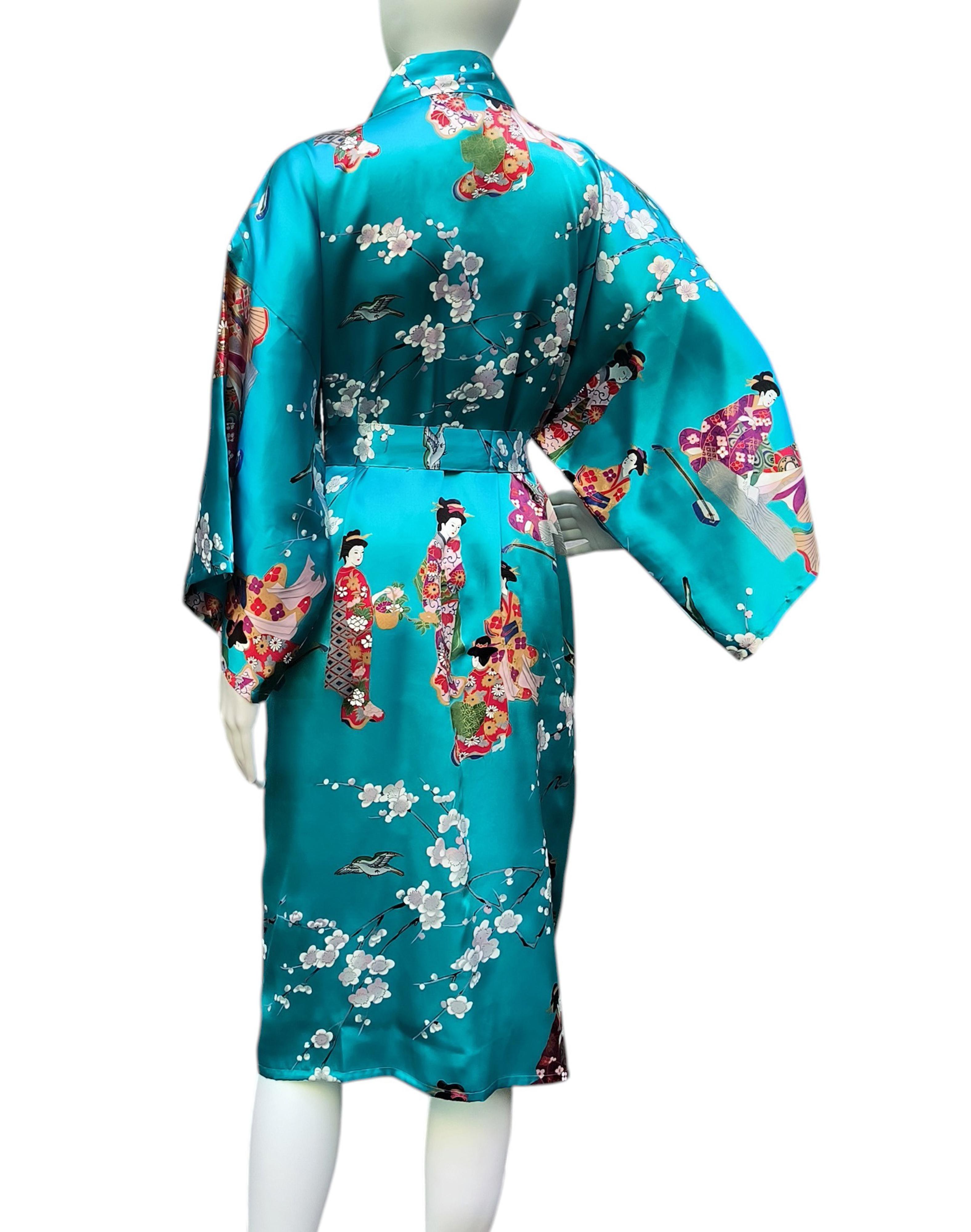 Luxuriöser Seidenkimono aus Japan mit Sakura-Druck