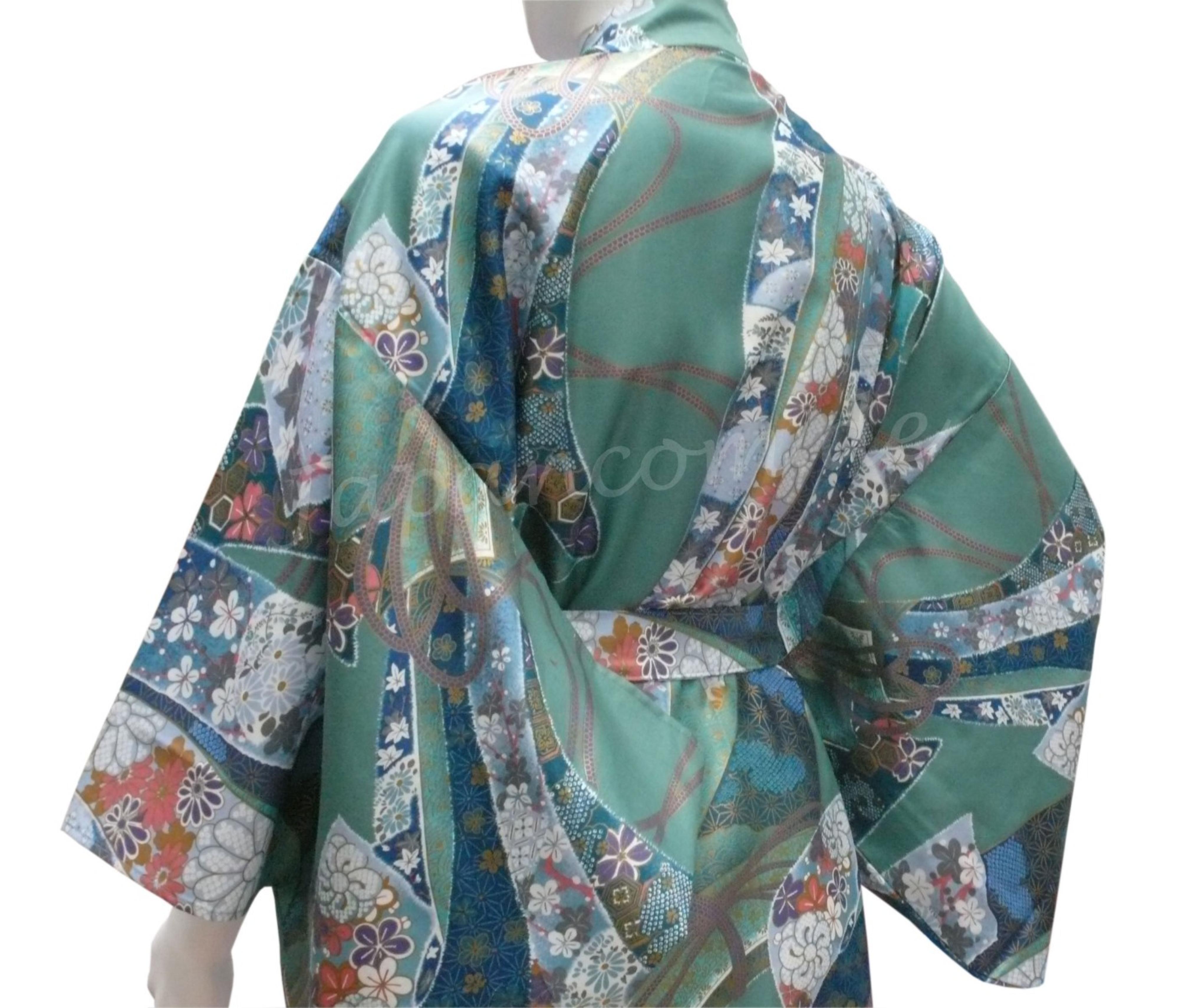 Damenkimono in Grün mit Schleifenbandmuster