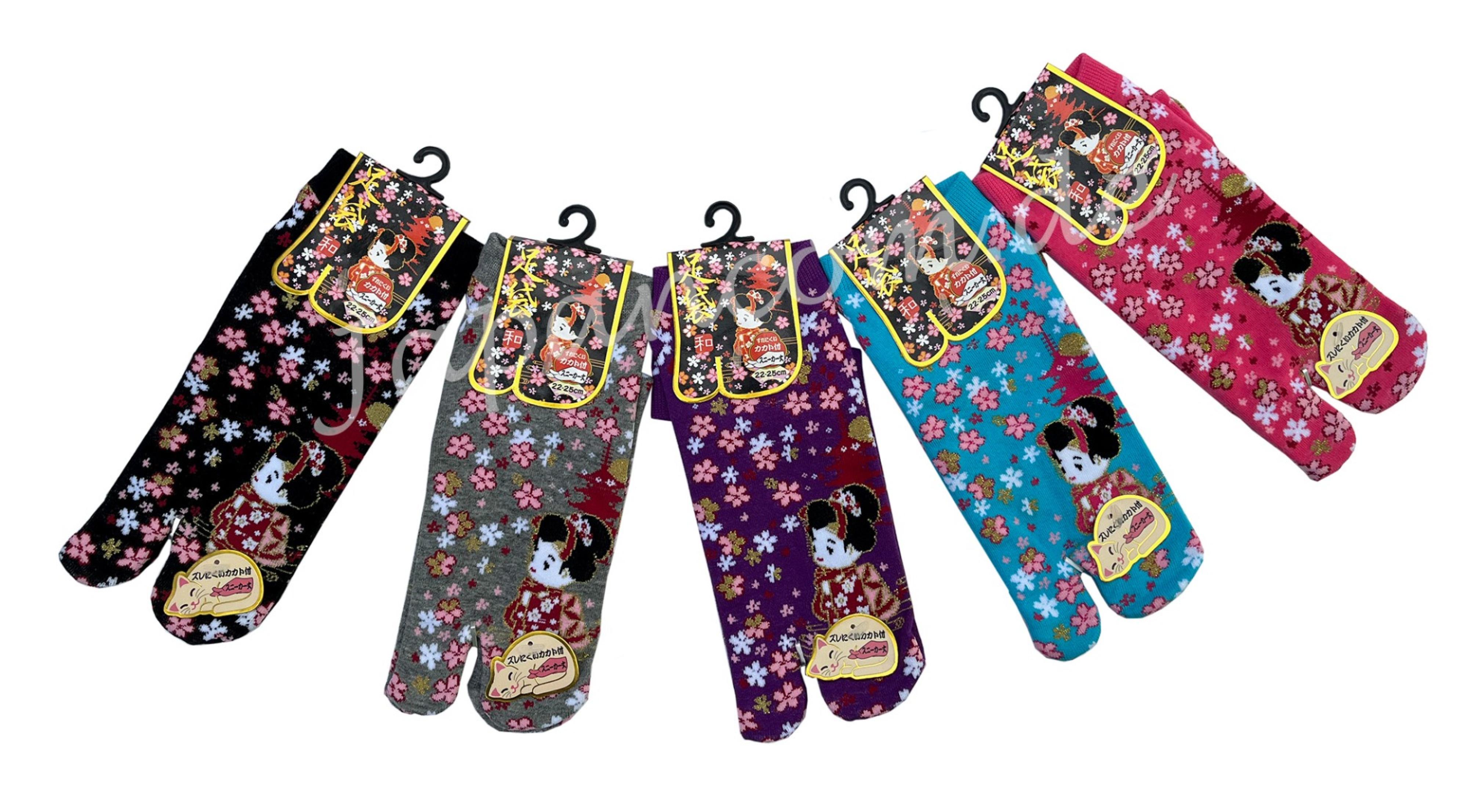 Japanische Tabi Socken mit Kimono Mädchen vor dem goldenen Pavillon Kyoto